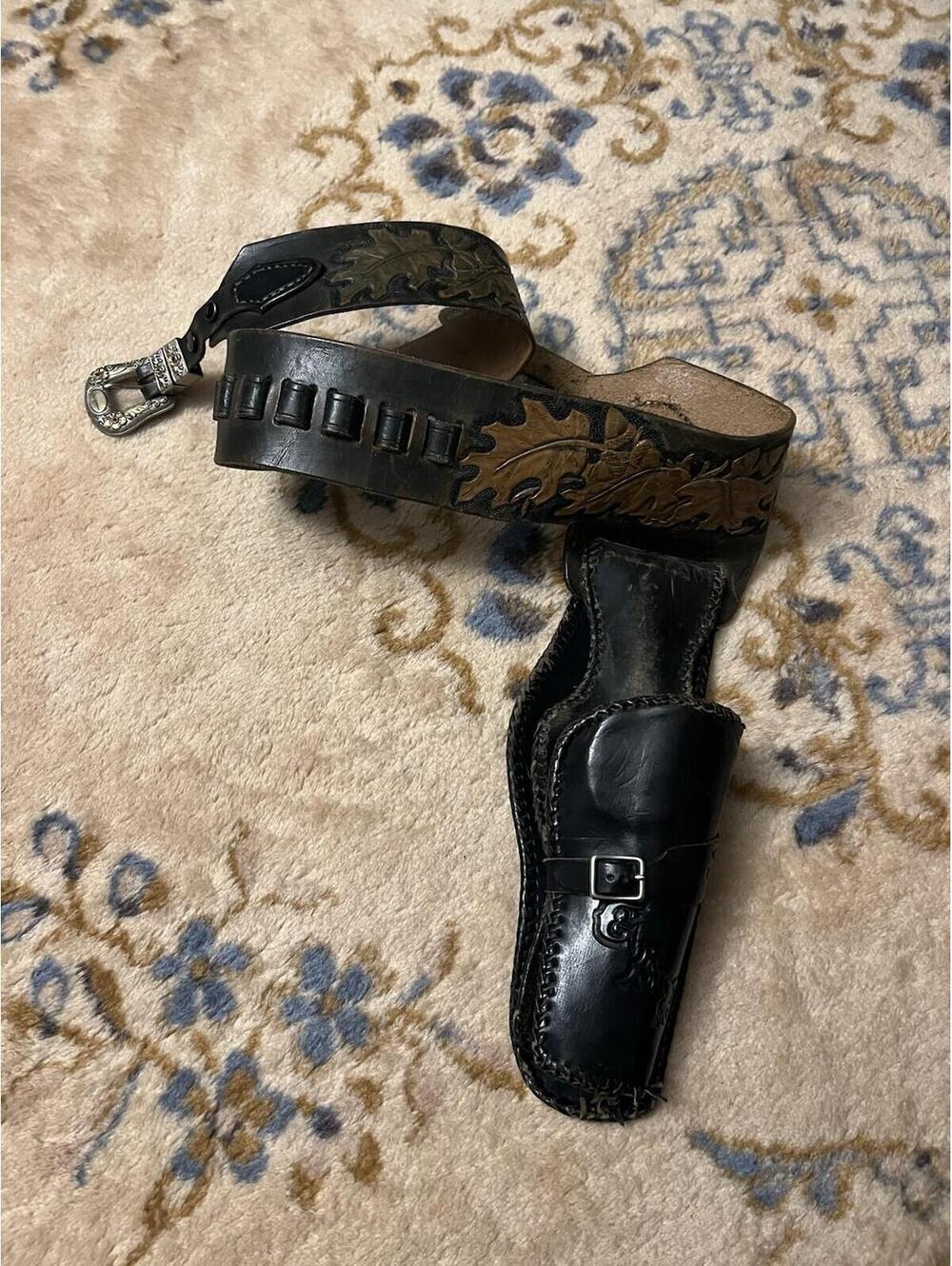 Vintage Handmade Embossed Ornate Leather Holster & Ammo Belt Leaves Brown Black